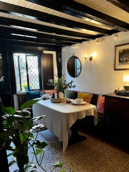 15Th Century Tiny Character Cottage-Henley Centre Henley-on-Thames Exterior foto