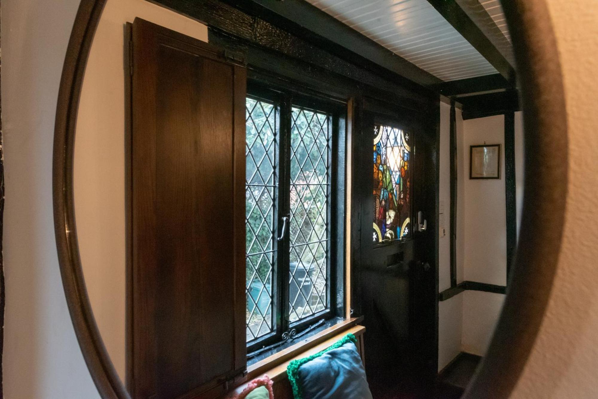 15Th Century Tiny Character Cottage-Henley Centre Henley-on-Thames Exterior foto