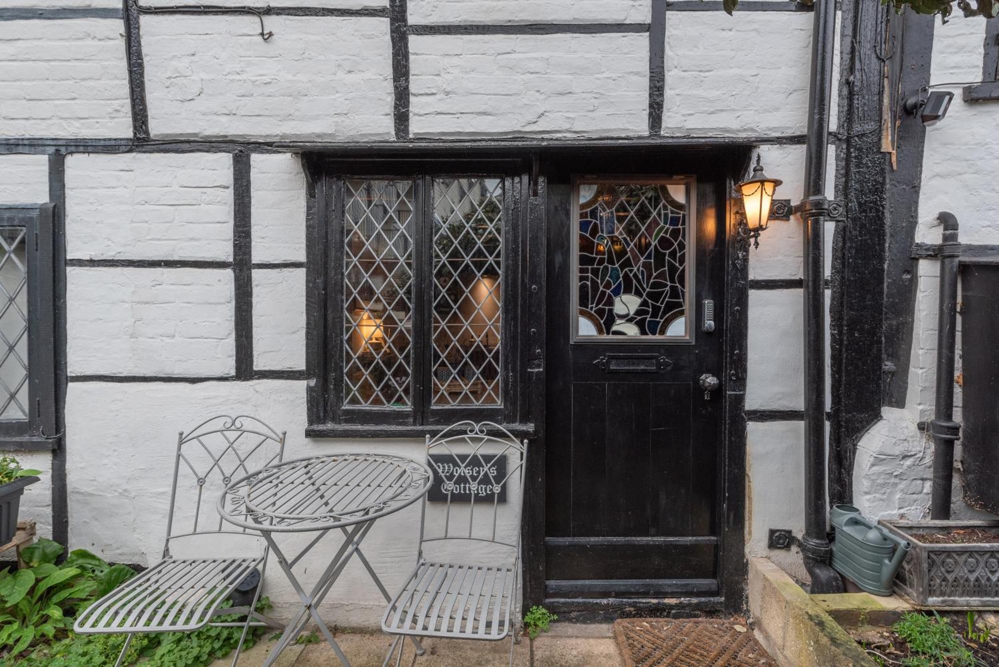 15Th Century Tiny Character Cottage-Henley Centre Henley-on-Thames Exterior foto