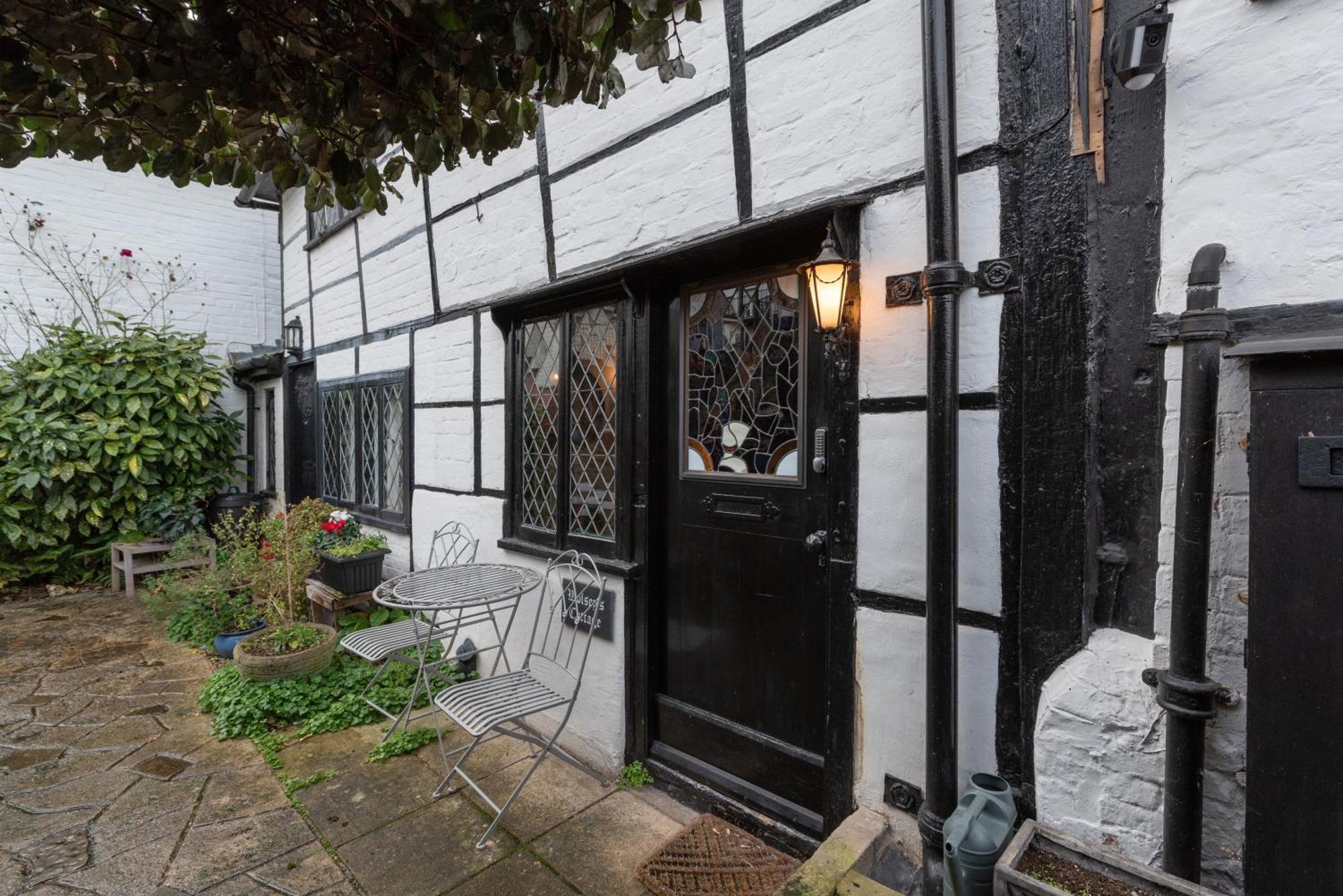 15Th Century Tiny Character Cottage-Henley Centre Henley-on-Thames Exterior foto