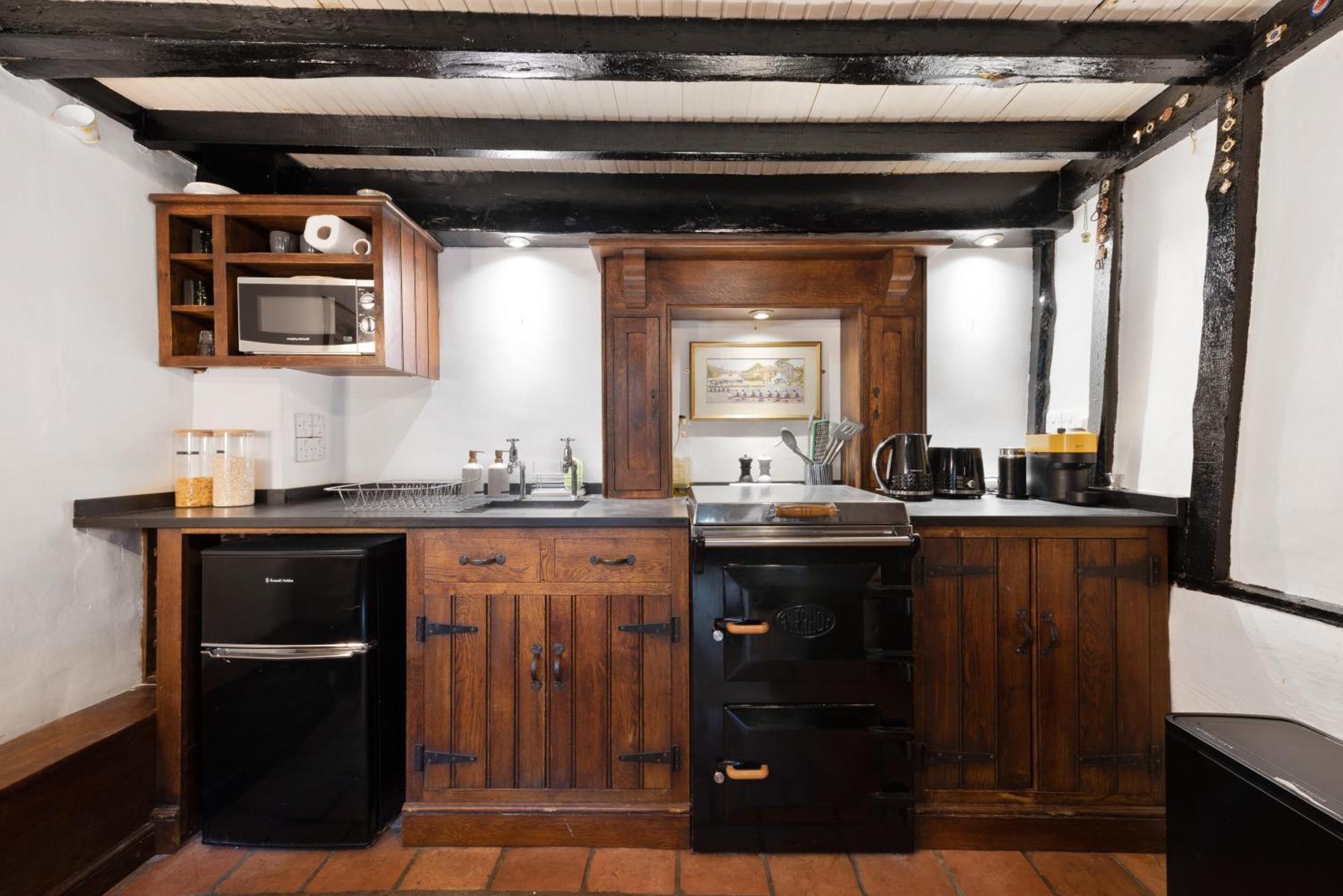 15Th Century Tiny Character Cottage-Henley Centre Henley-on-Thames Exterior foto
